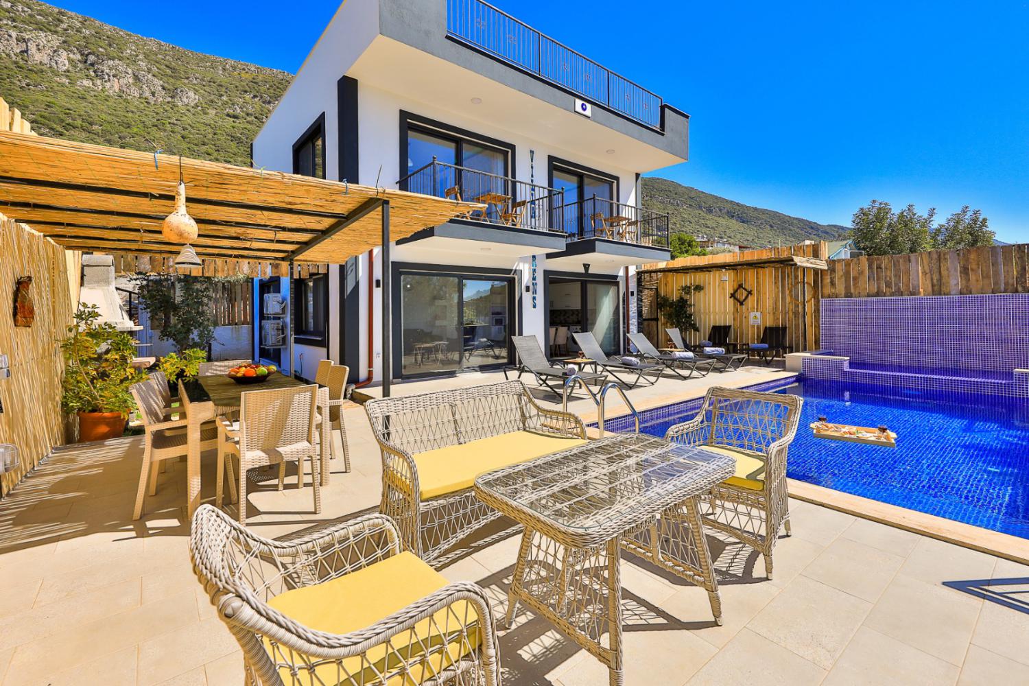 Villa Morens, Kaş'ta (6) Kişilik Deniz Manzaralı Muhafazakar Kiralık Villa