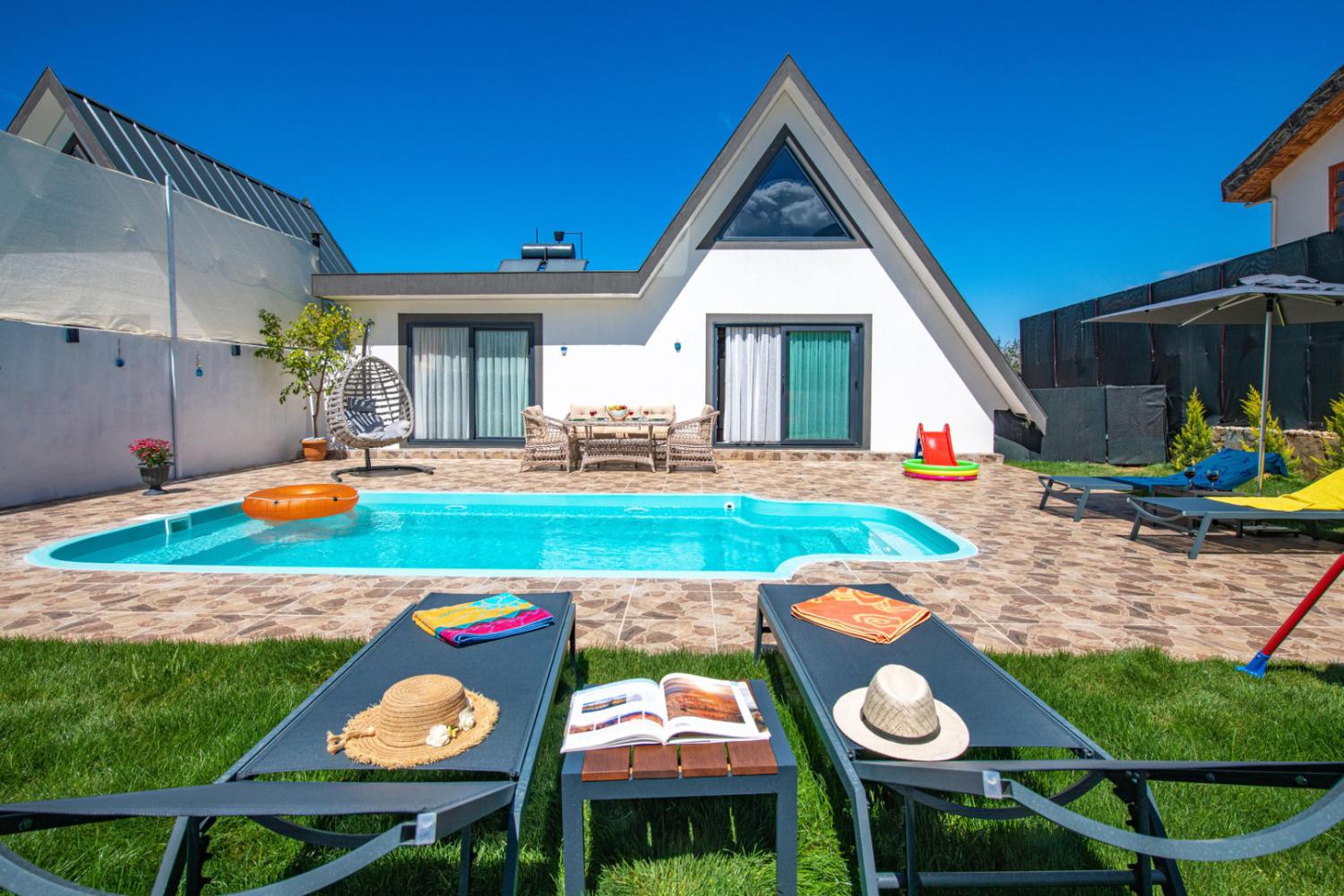 Villa Naz Ovacık; Fethiye Ovacık bölgesinde yer alan (4) kişilik balayı villası