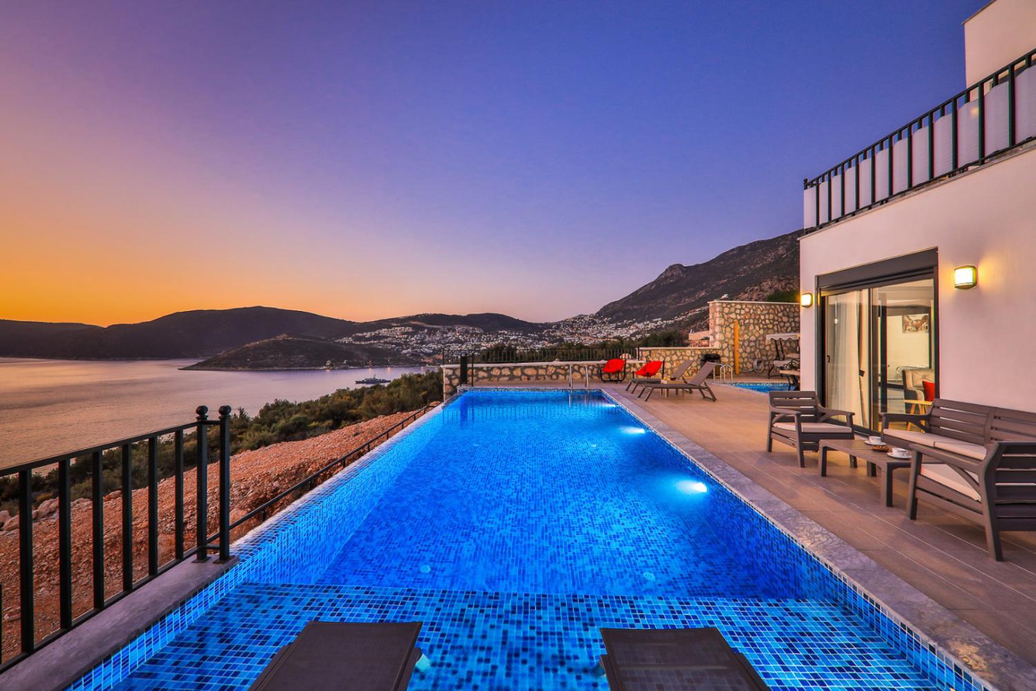 Villa Nazlı A Kalkan Kışla mevkiinde bulunan 2 yatak odalı 4 kişi kapasiteli kiralık villa.
