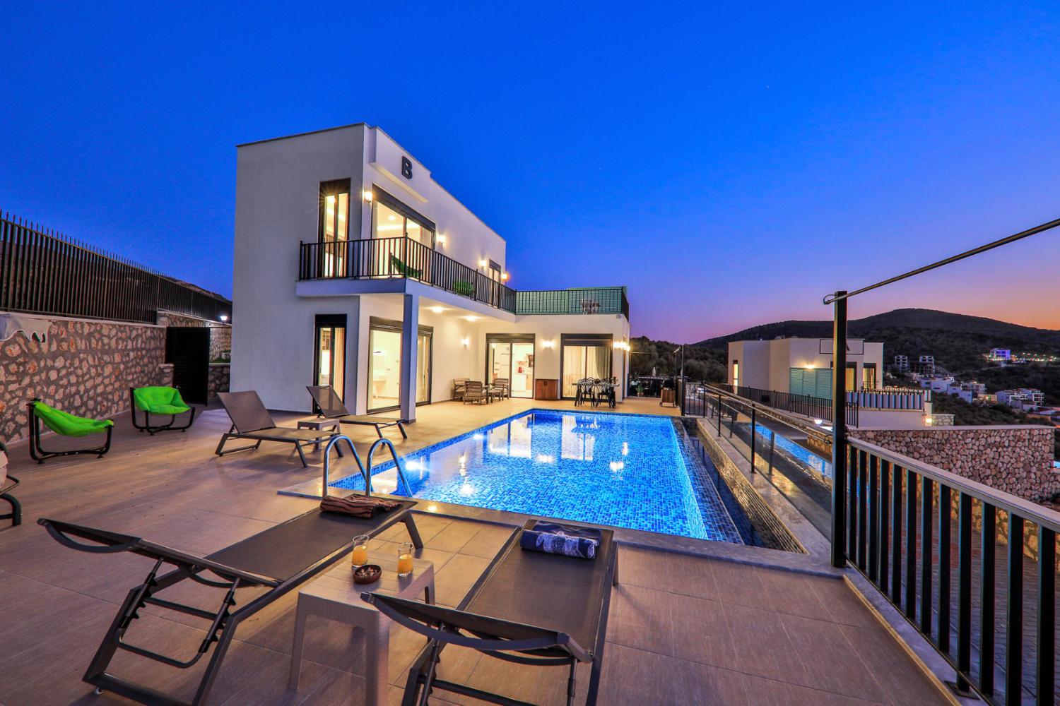 Villa Nazlı B (4) Kişilik Denize Yakın Kiralık Balayı Villası