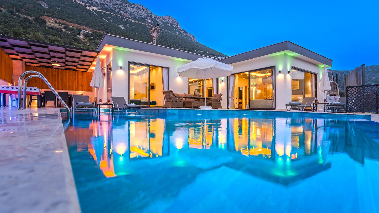 Villa Nehir Ordu, Kalkan Ordu'da bulunan (4) Kişilik Kiralık Balayı Villası