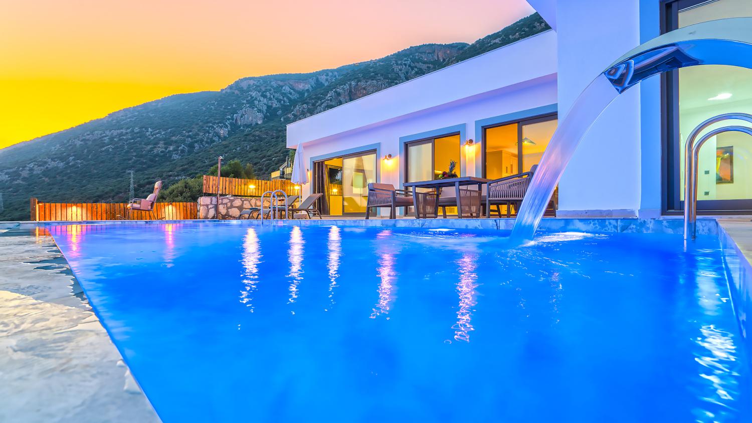 Villa Nevra, Gökseki'de bulunan (4) Kişilik Kiralık Balayı Villası