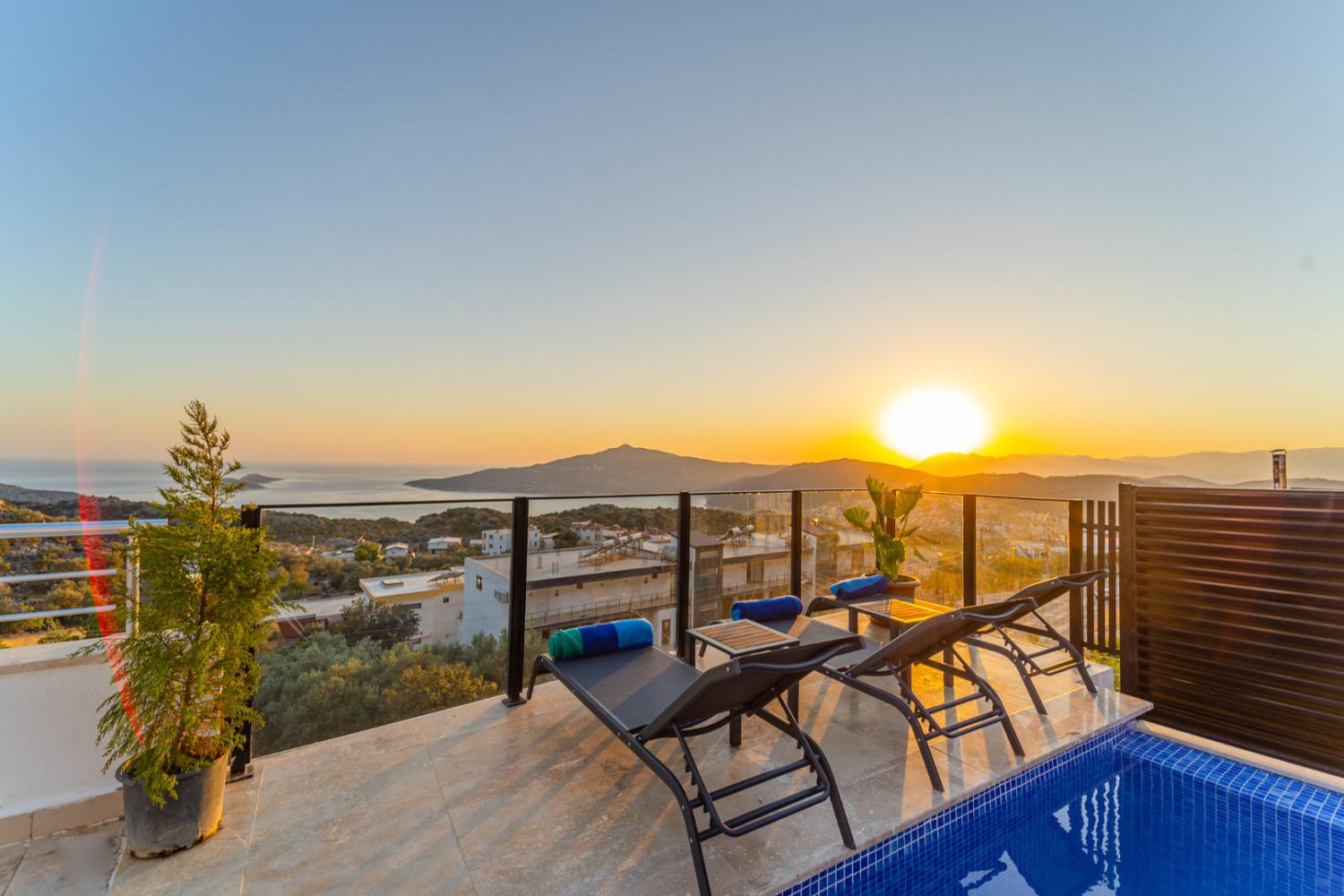 Villa Nuri, Kalkan Kördere bölgesinde bulunan 4 odalı ,8 kişilik kiralık villa
