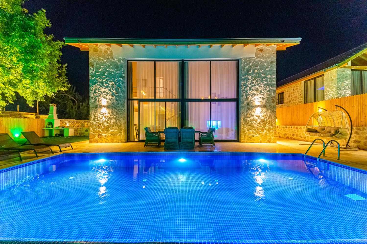 Villa Orion Bezirgan,Geniş Aile ve Arkadaş Grupları İçin uygun villalarımız arasında yer almaktadır.