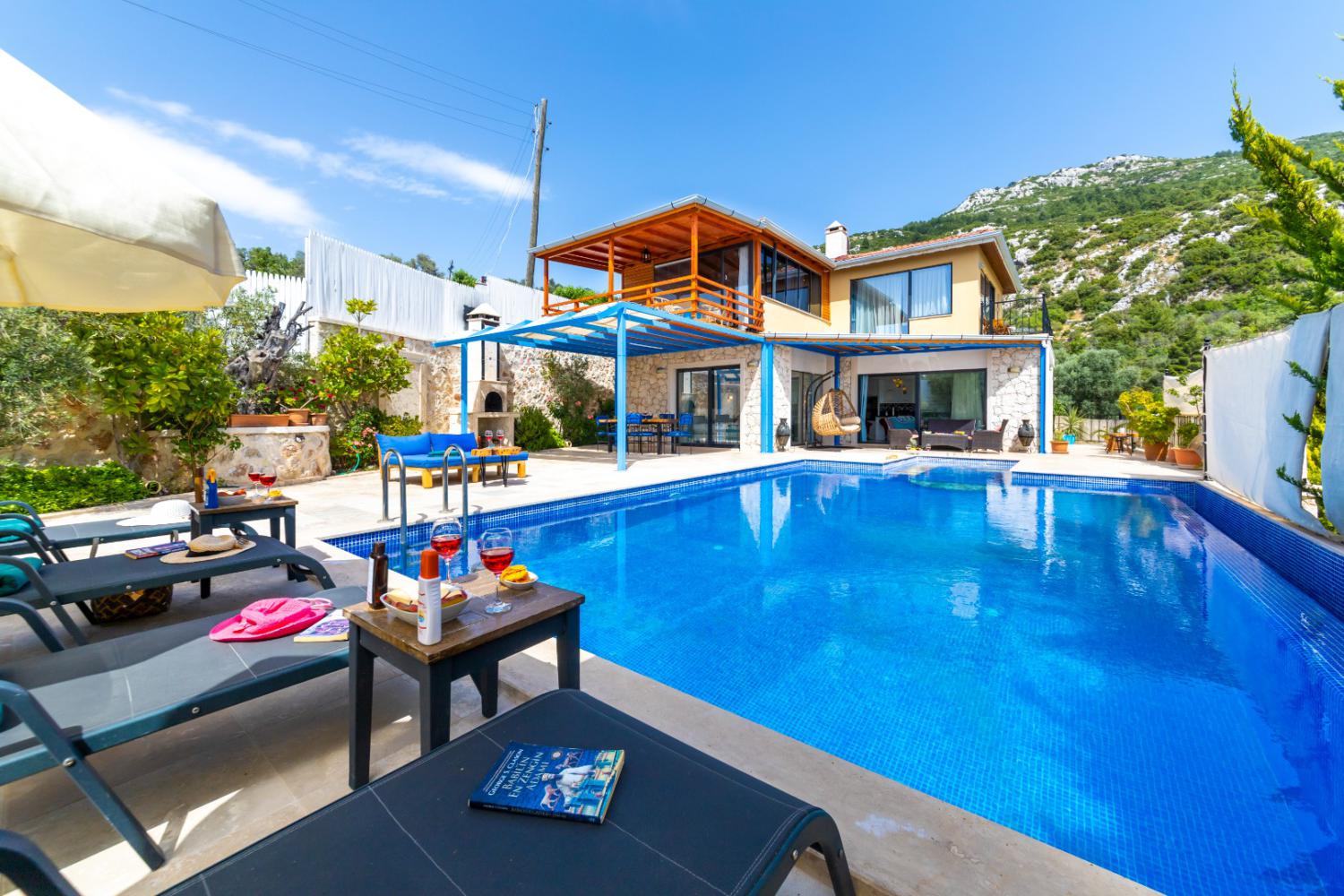 Villa Orpheus – Kalkan’da Jakuzili, Korunaklı ve Lüks Tatil Villası
