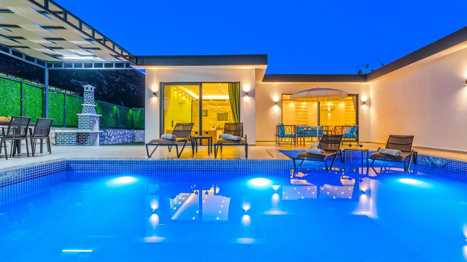 Villa Ortaç 1, Kalkan Bezirgan Bölgesinde 2 Yatak Odalı 5 Kişi Kapasiteli Kiralık Tatil Villası