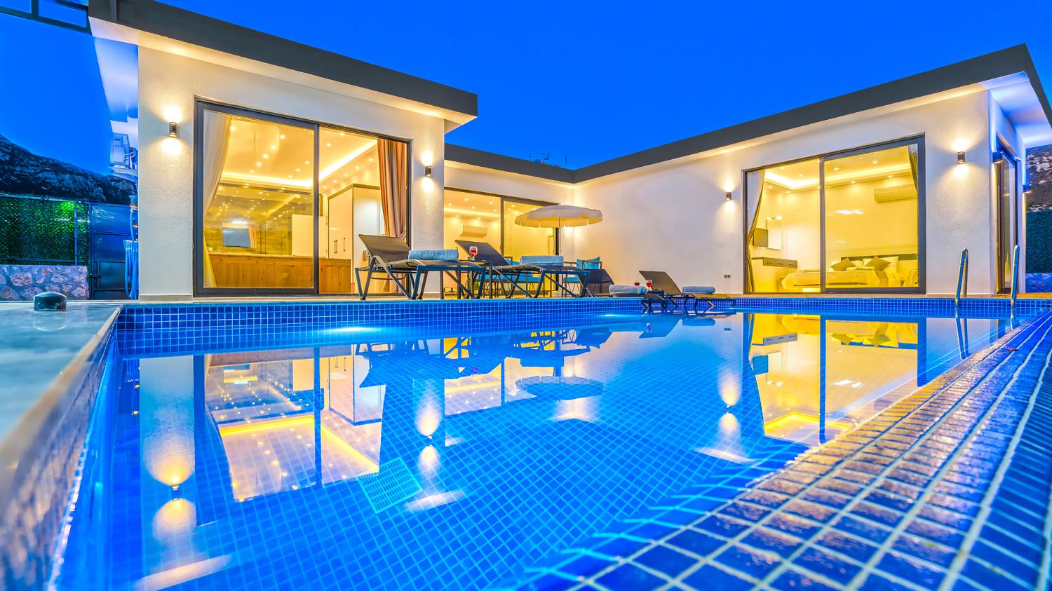 Villa Ortaç 3, Kalkan Bezirgan Bölgesinde 2 Yatak Odalı 5 Kişi Kapasiteli Kiralık Tatil Villası