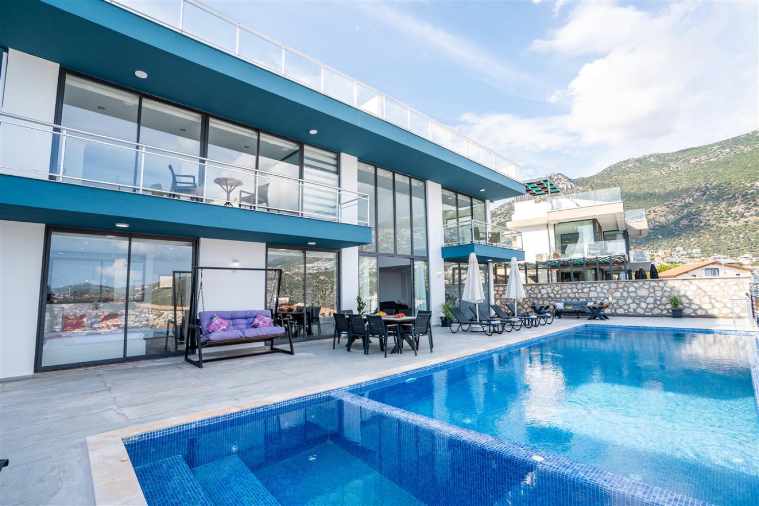 Villa Özgen Uno (8) Kişilik Deniz Manzaralı Geniş Aile ve Arkadaş Villası