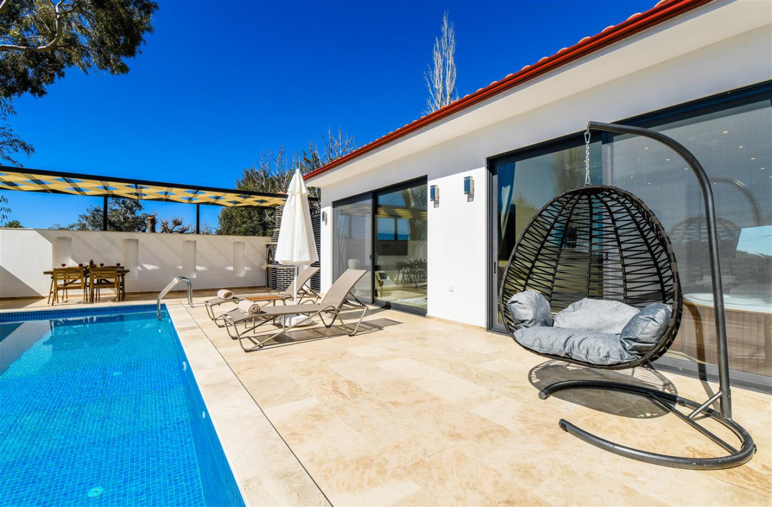 Villa Gala 2 (4) Kişilik Havuzlu Muhafazakar Balayı Villası