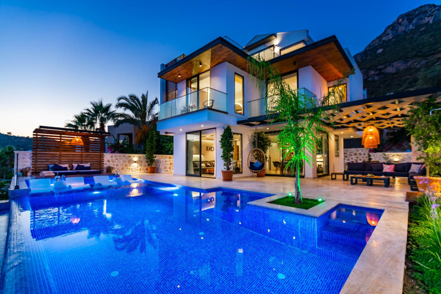 Villa Phi Kalkan – Kapalı Havuzlu Lüks Kiralık Villa 🌊