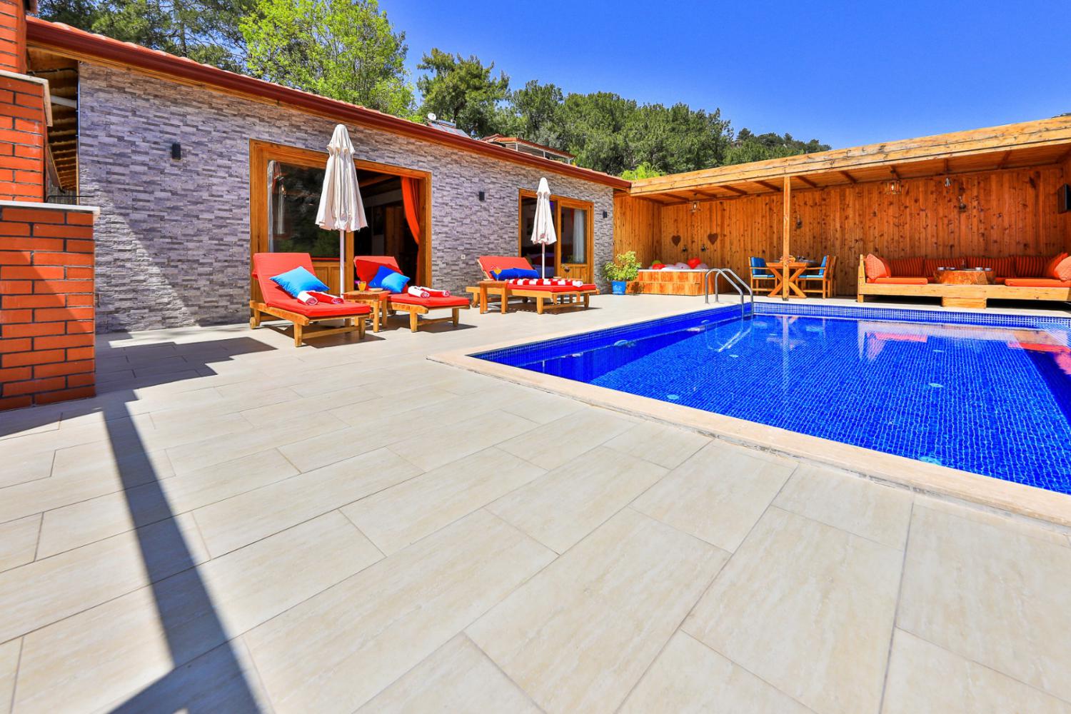 Villa Polat (4) Kişilik İslami, Muhafazakar, Korunaklı Balayı Villası