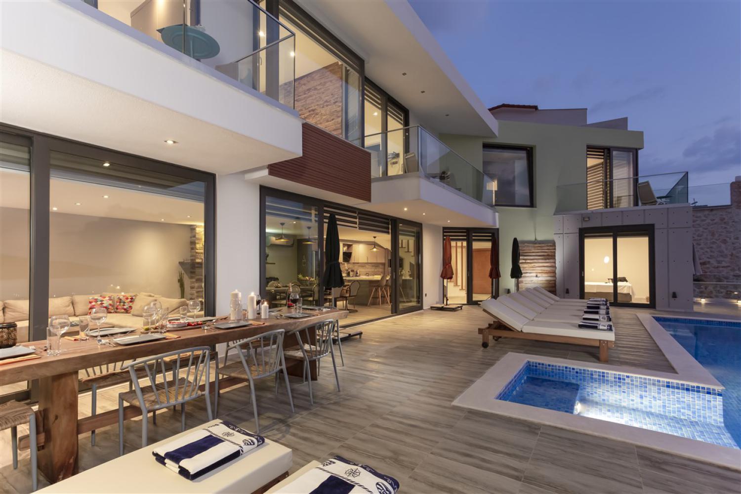 Villa Poyraz (8) Kişilik Deniz Manzaralı Geniş Aile ve Arkadaş Grubu Villası