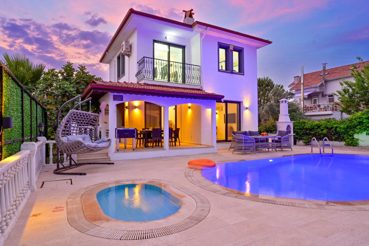 Villa Rio Grande ; 8 Kişi Kapasiteli Özel Havuzlu Merkeze Yakın Geniş Aile Tatil Villası.