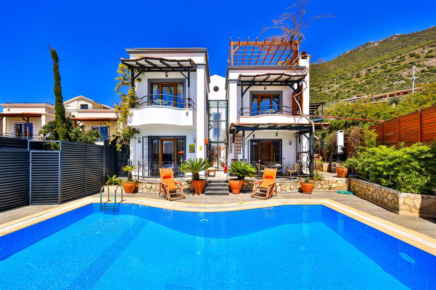 Villa Royal Kızıltaş, Kalkan'da (9) Kişilik Deniz Manzaralı Kiralık Villa