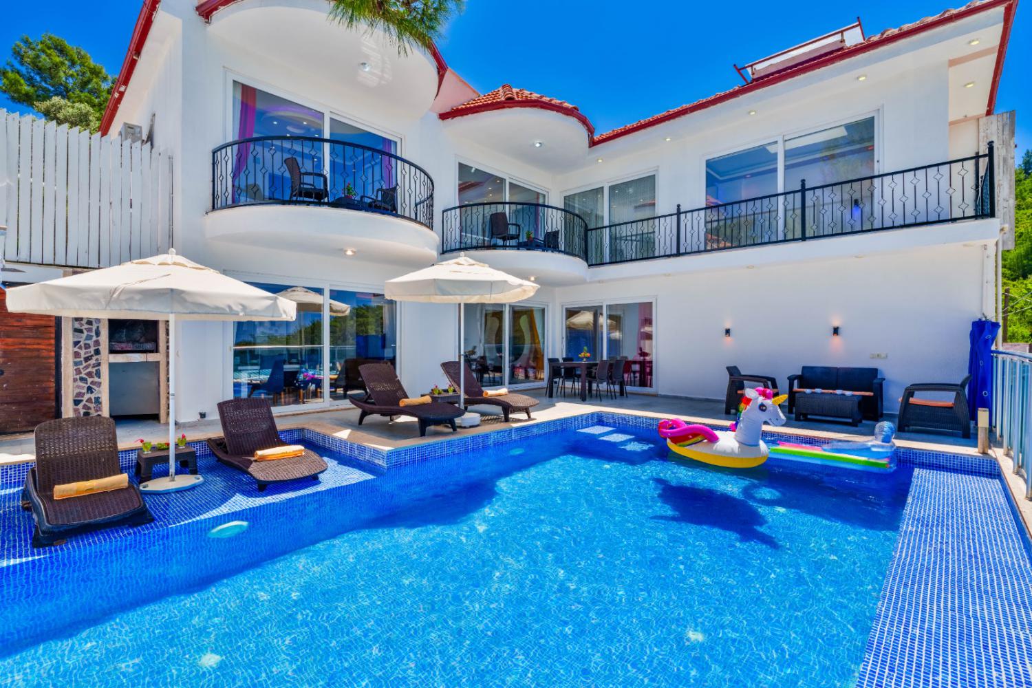 Villa Saray (4) Kişilik Muhafazakar Kiralık Aile ve Balayı Villası