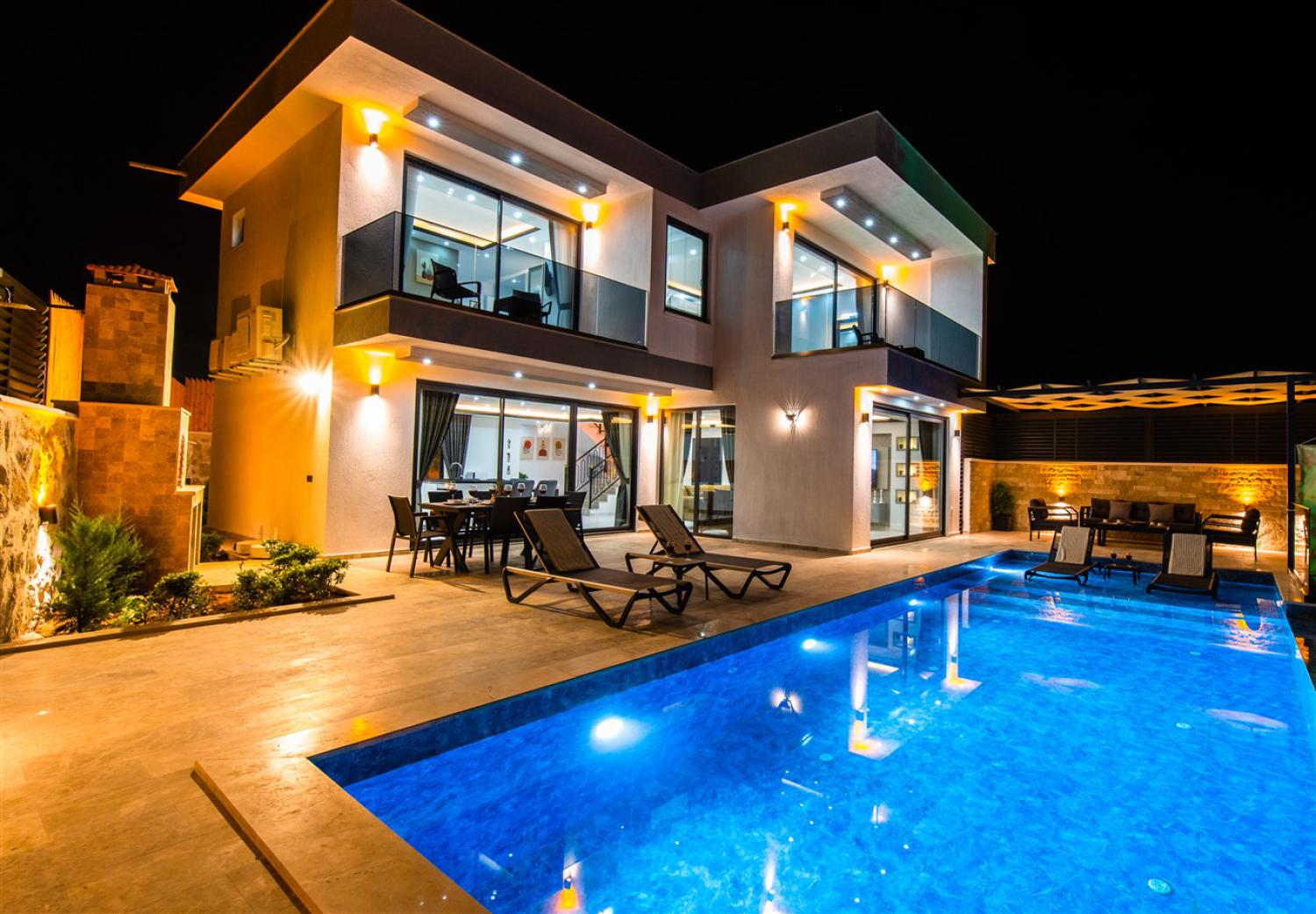 Villa Savoye; Kalkan Kördere' de 2 yatak odalı 4 kişilik kiralık villa