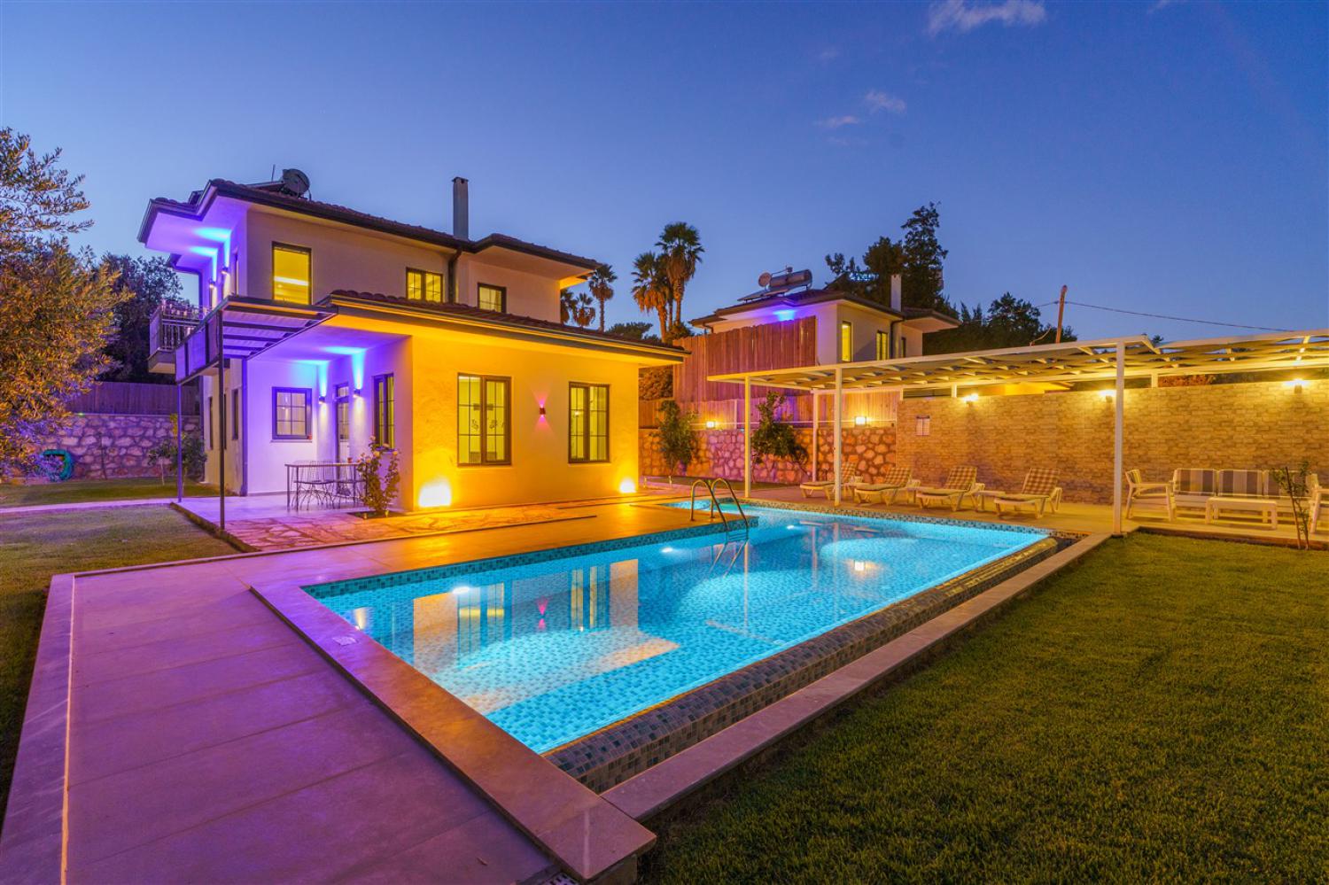 Villa Sazak Duo Patara' da yer alan 2 yatak odalı, muhafazakar balayı villası