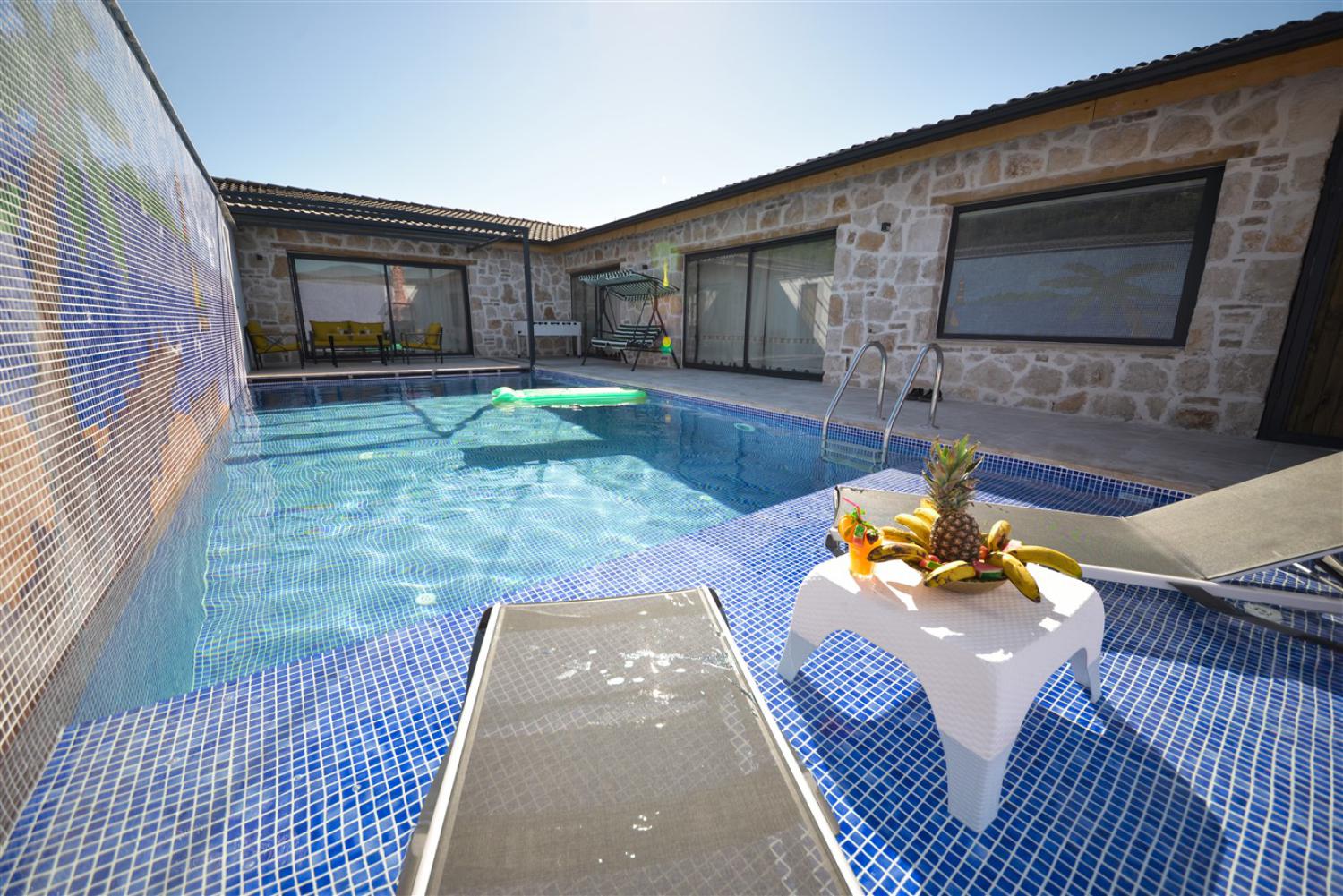 Villa Sehlen Günbatımı, Sarıbelen'de kiralık muhafazakar villa