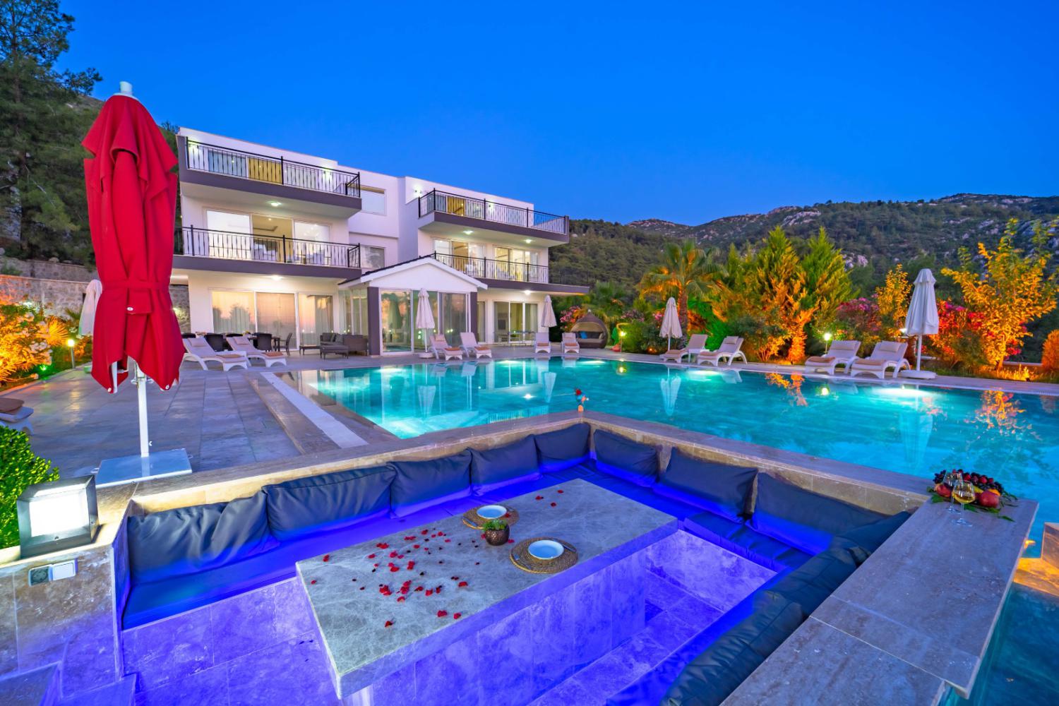 Villa Serenity, Kalkan'da (16) Kişilik Lüks Tasarımlı Muhafazakar Kiralık Villa