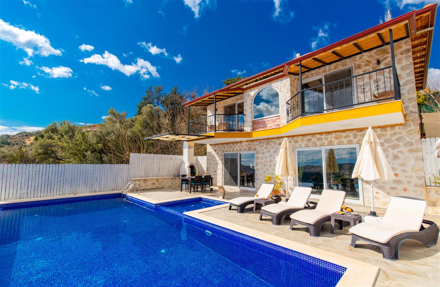 Villa Sıla İslamlar; Kalkan İslamlar' da 2 yatak odalı 4 kişilik kiralık tatil villası