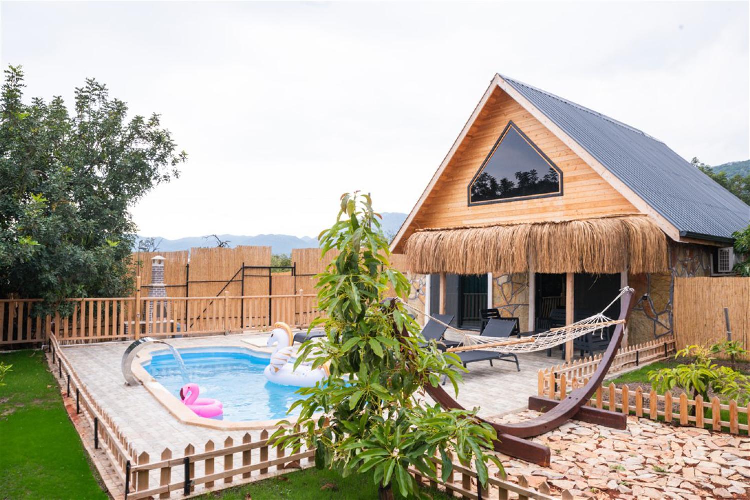 Villa Sima Demre – Doğa İçinde Jakuzili, Havuzlu Kiralık Villa