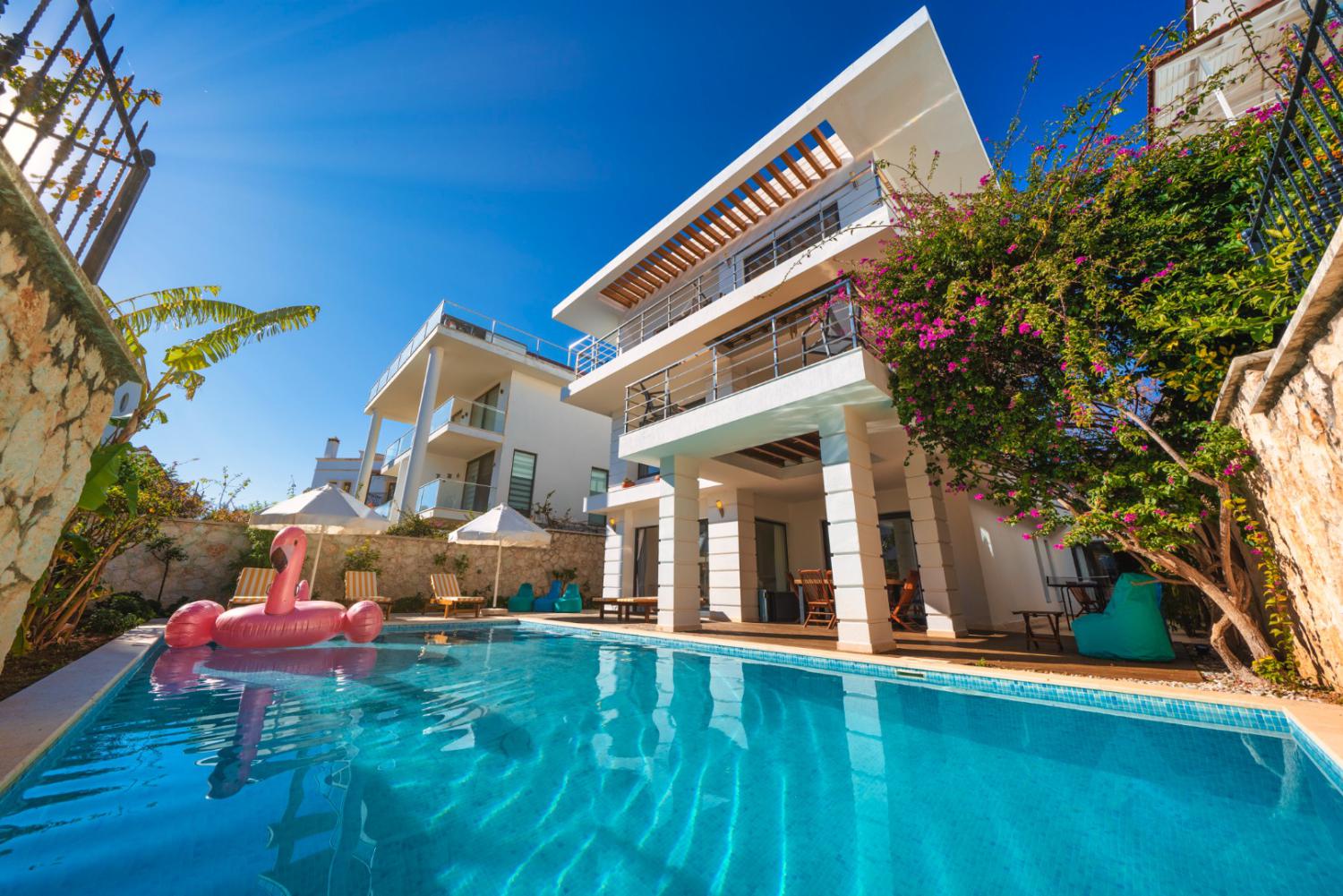 Villa Simena (10) Kişilik Deniz Manzaralı Geniş Aile ve Arkadaş Villası