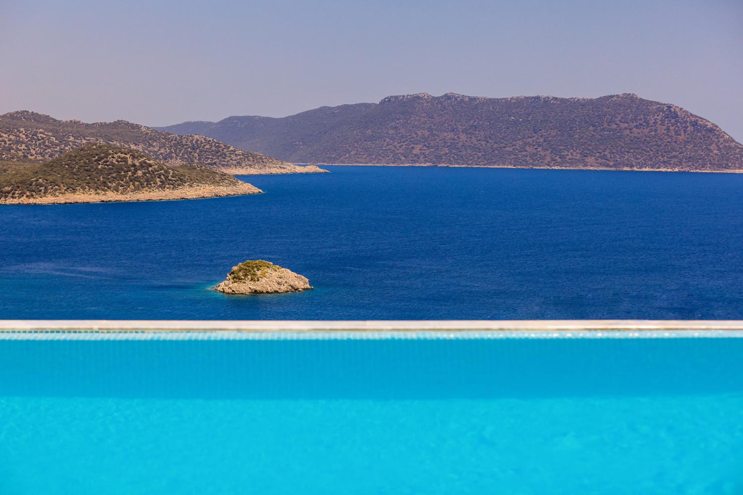 Villa Simurg ; Kaş Bayındır bölgesinde yer alan 6 kişilik  villa
