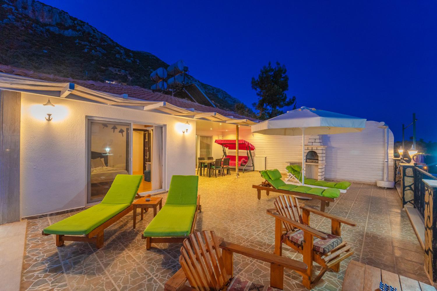 Villa Sinem Kördere - Kalkan’da Muhafazakar, Deniz Manzaralı Villa