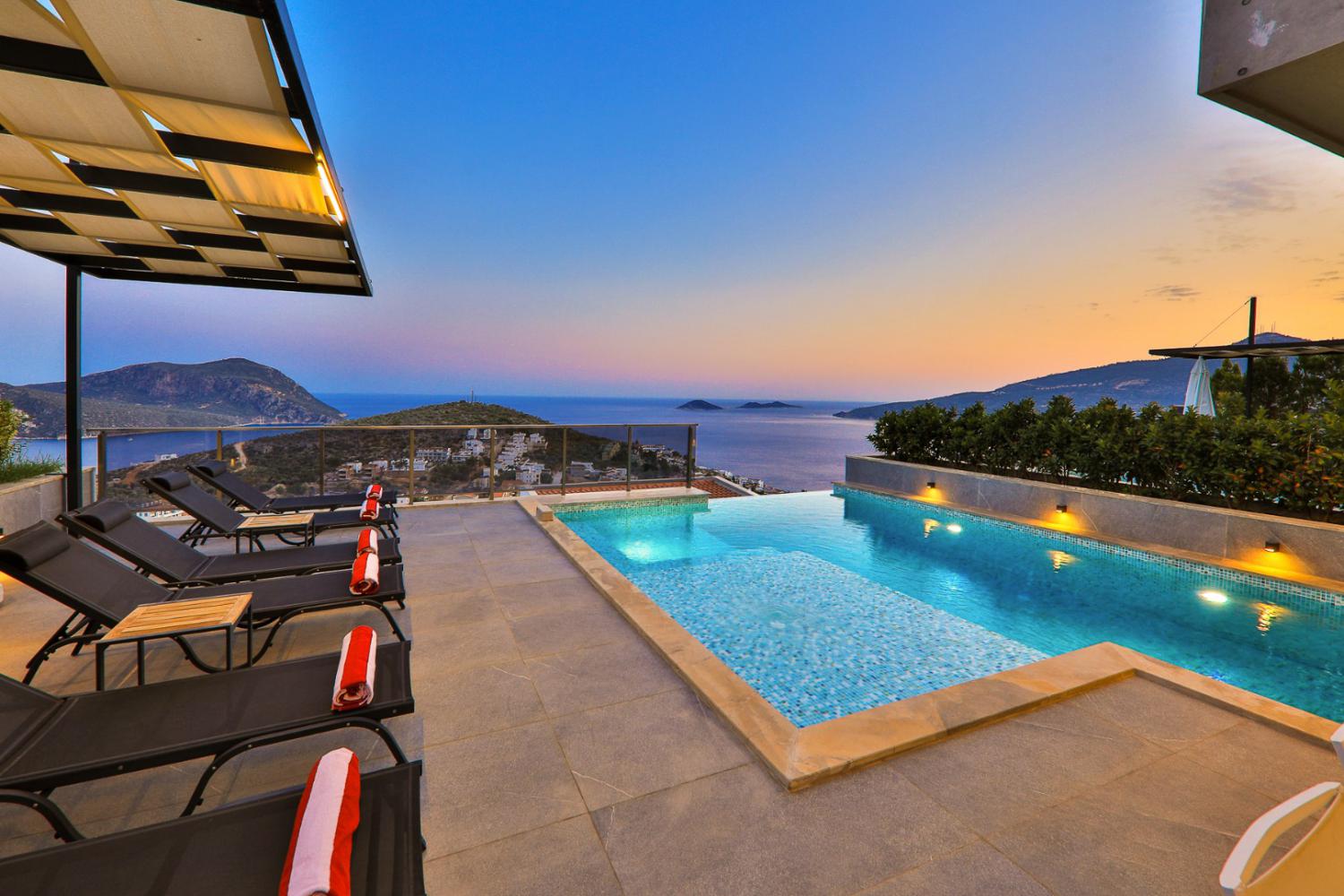 Villa Skylight,  Ortaalan'da bulunan 3 yatak odalı, lüks tasarıma sahip kiralık villa