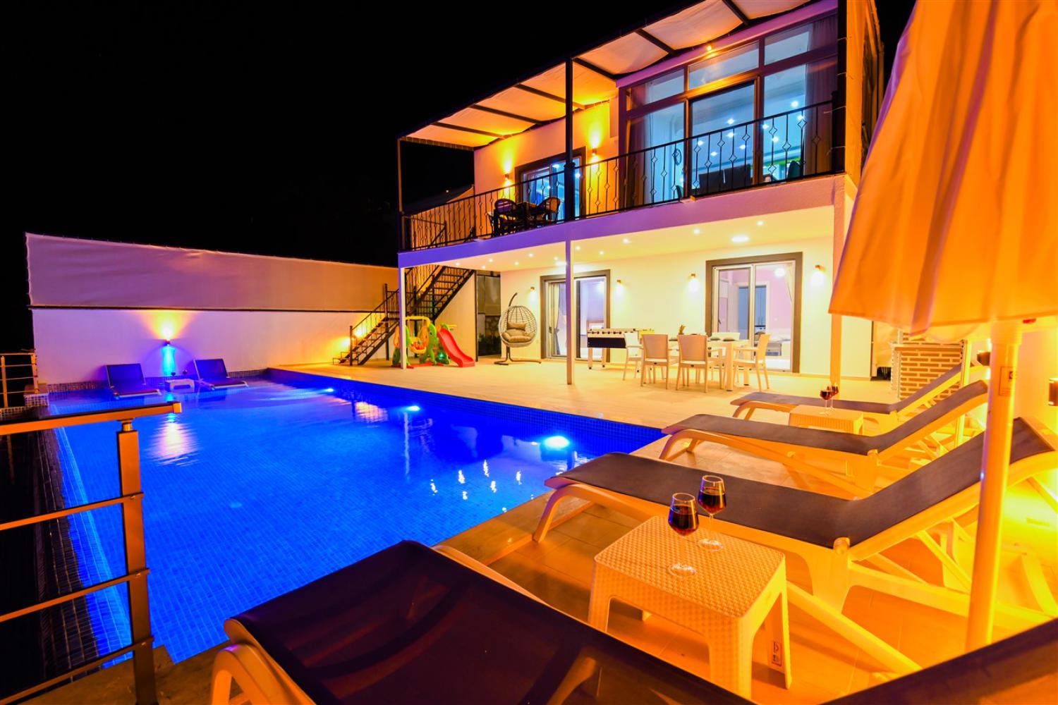 Villa Sonay (7) Kişilik Deniz Manzaralı Geniş Aile ve Arkadaş Grubu Villası
