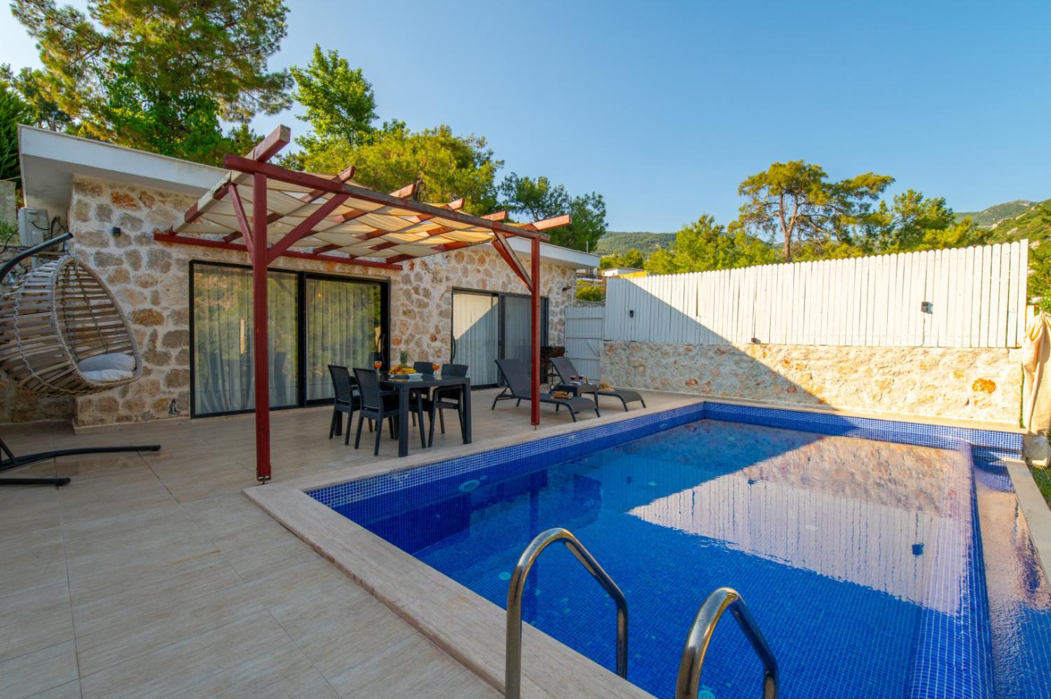 Villa Stone House 2 (4) Kişilik Muhafazakar Kiralık Aile ve Balayı Villası