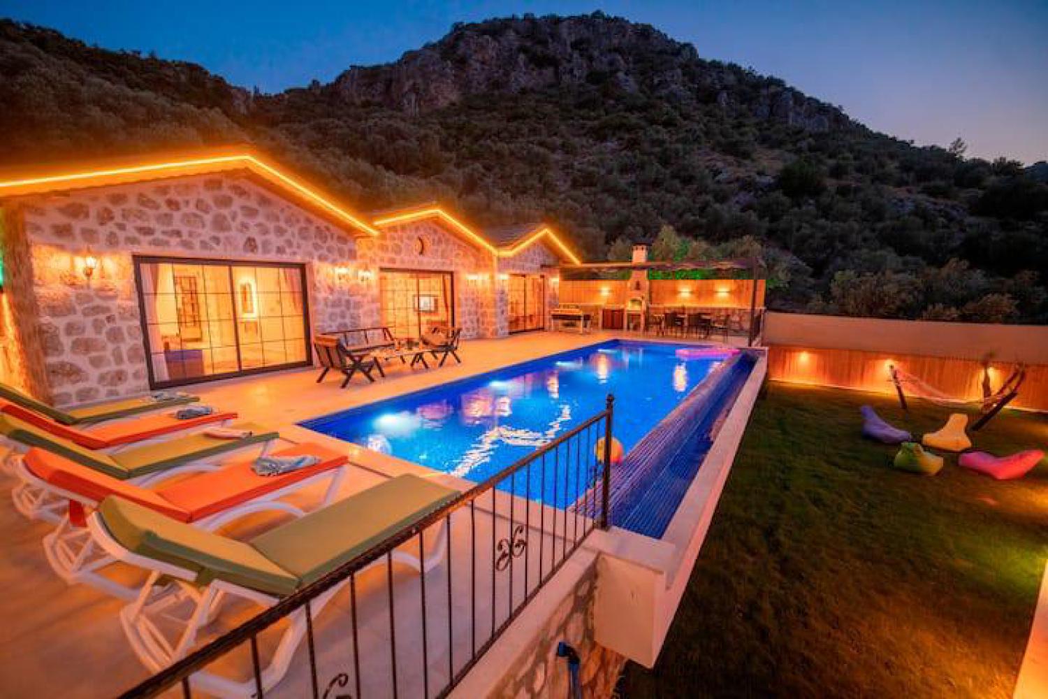 Villa Stone House Yeşilköy, Yeşilköy' de 2 yatak odalı, kiralık villa