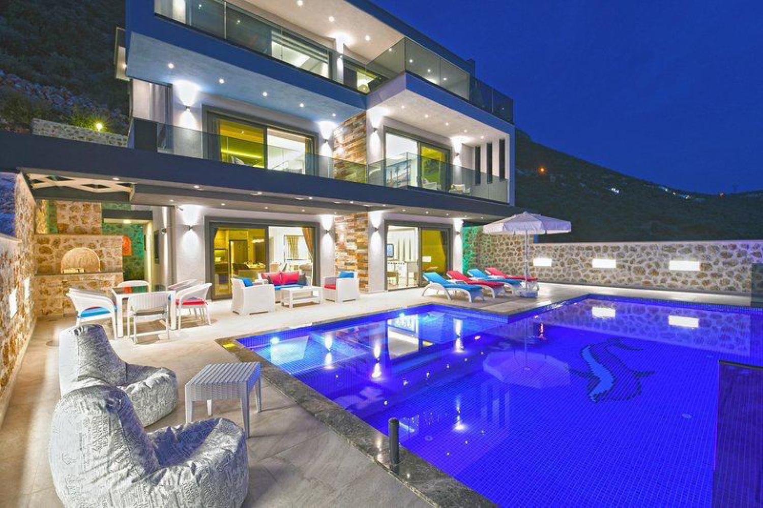 Villa Survival ; Kalkan Kördere'de Deniz Manzaralı Kiralık Tatil Villası.