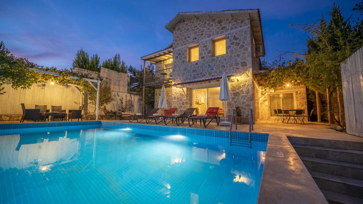 Villa Taş Ev İslamlar, Kalkan'da (6) Kişilik Muhafazakar Kiralık Villa