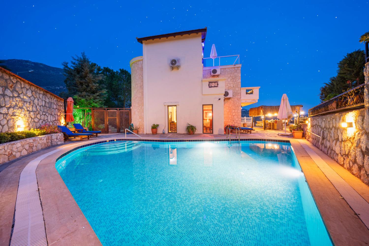 Villa Tashla (6) Kişilik Deniz Manzaralı Geniş Aile ve Arkadaş Villası