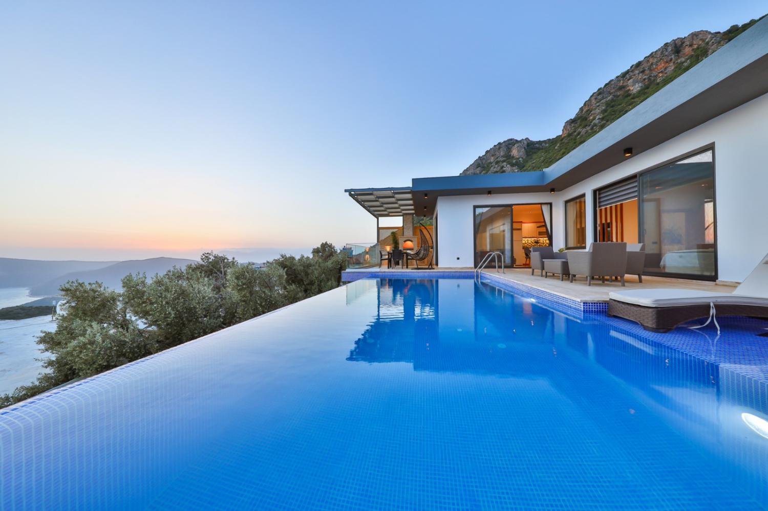 Villa Tufan, Kalkan'da  (2) Kişilik Kiralık Balayı Villası