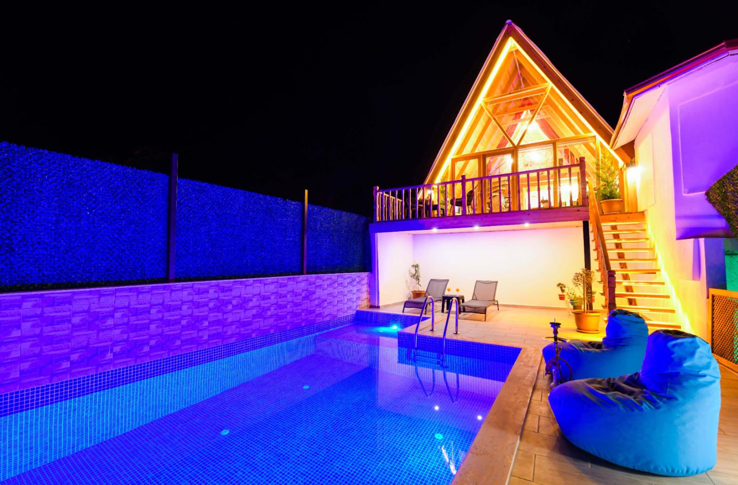Villa Tuğçem (2) Kişilik Havuzlu Muhafazakar Balayı Villası