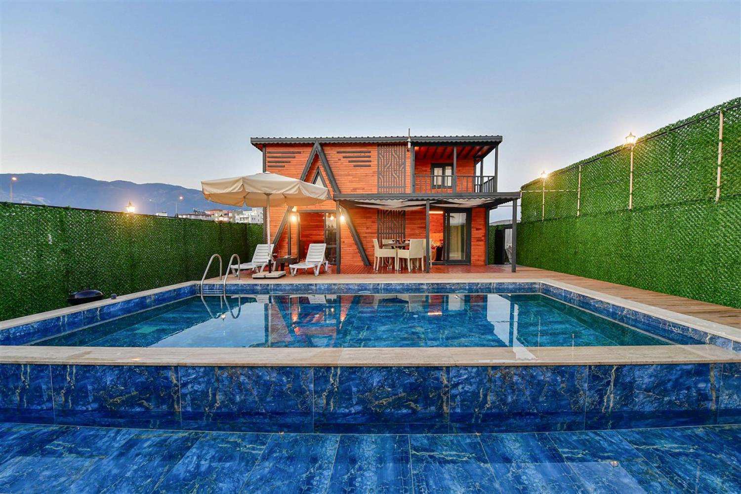 Villa Türkmen Demre, (5) kişilik balayı çiftleri İçin uygun villalarımız arasında yer almaktadır.