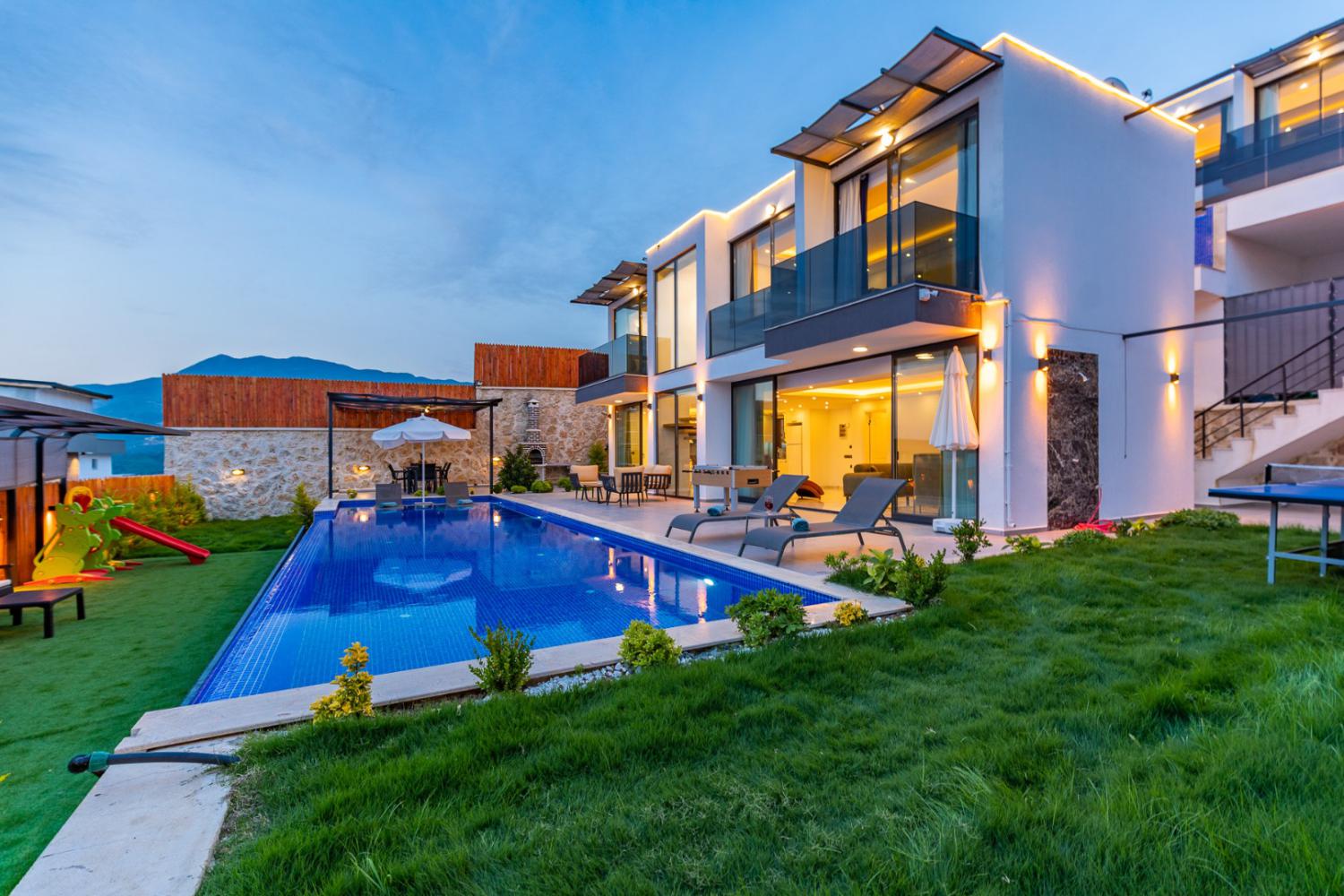 Villa Uçar 2, Kalkan'da (4) Kişilik Merkeze Yakın Lüks Kiralık Villa