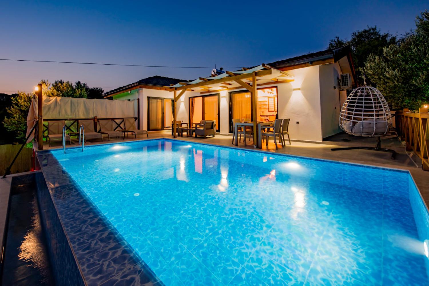 Villa Vaha 2, Karadere mevkiinde yer alan 2 odalı ve muhafazakar kiralık balayı villası