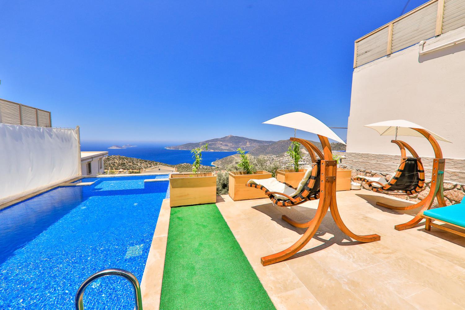 Villa Livya (4) Kişilik Deniz Manzaralı Aile ve Balayı Villası