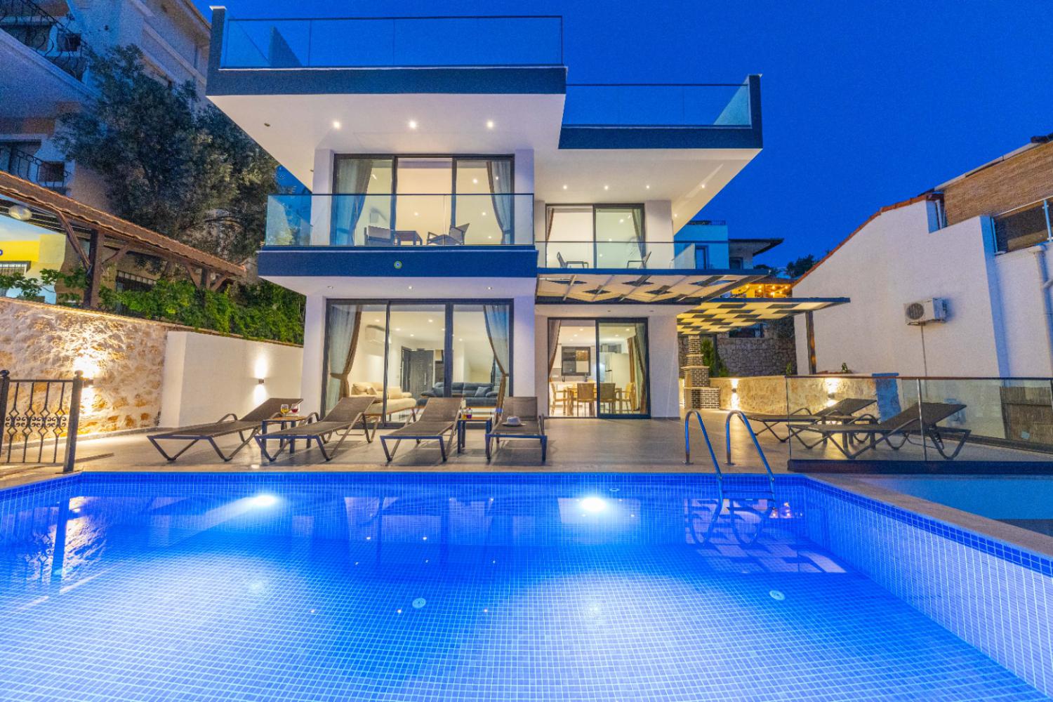 Villa Vega Freya ; Kalkan Kalamar bölgesinde yer alan 6 kişilik villa