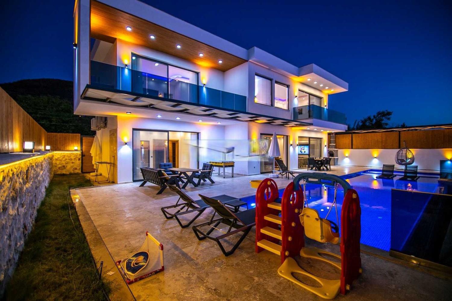 Villa Olivet, Kalkan'da (4) Kişilik Muhafazakar Kiralık Lüks Tatil Villası