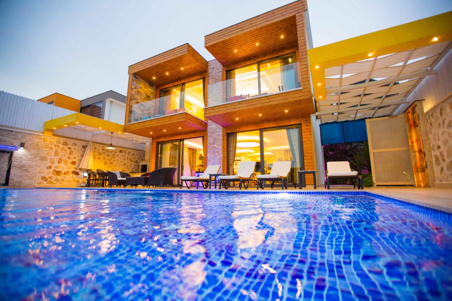 Villa Victoria (4) Kişilik Deniz Manzaralı Muhafazakar Kiralık Aile ve Balayı Villası