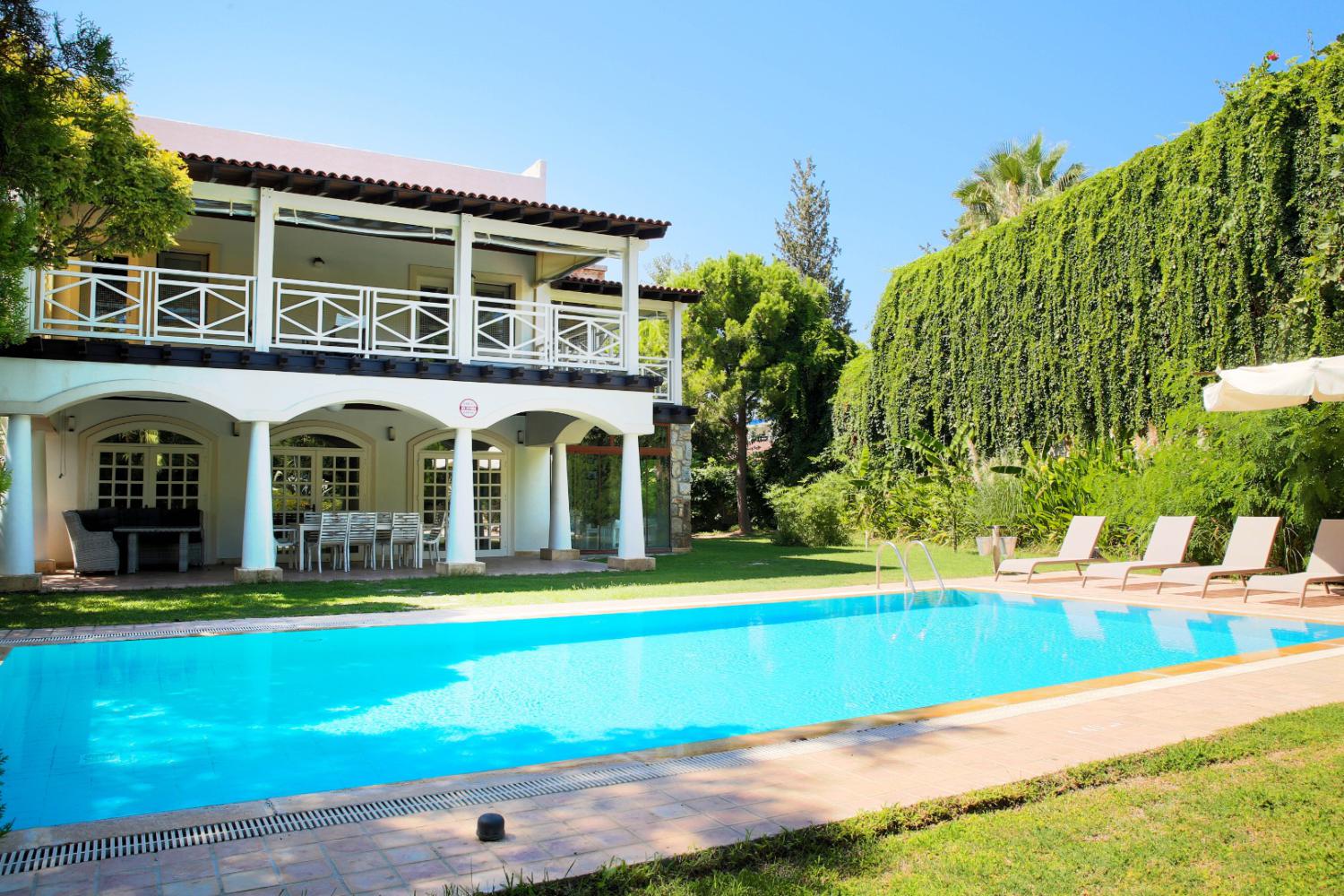 Villa Village 435, Bodrum'da (8) Kişilik Doğa İçerisinde Geniş Aile ve Arkadaş Villası