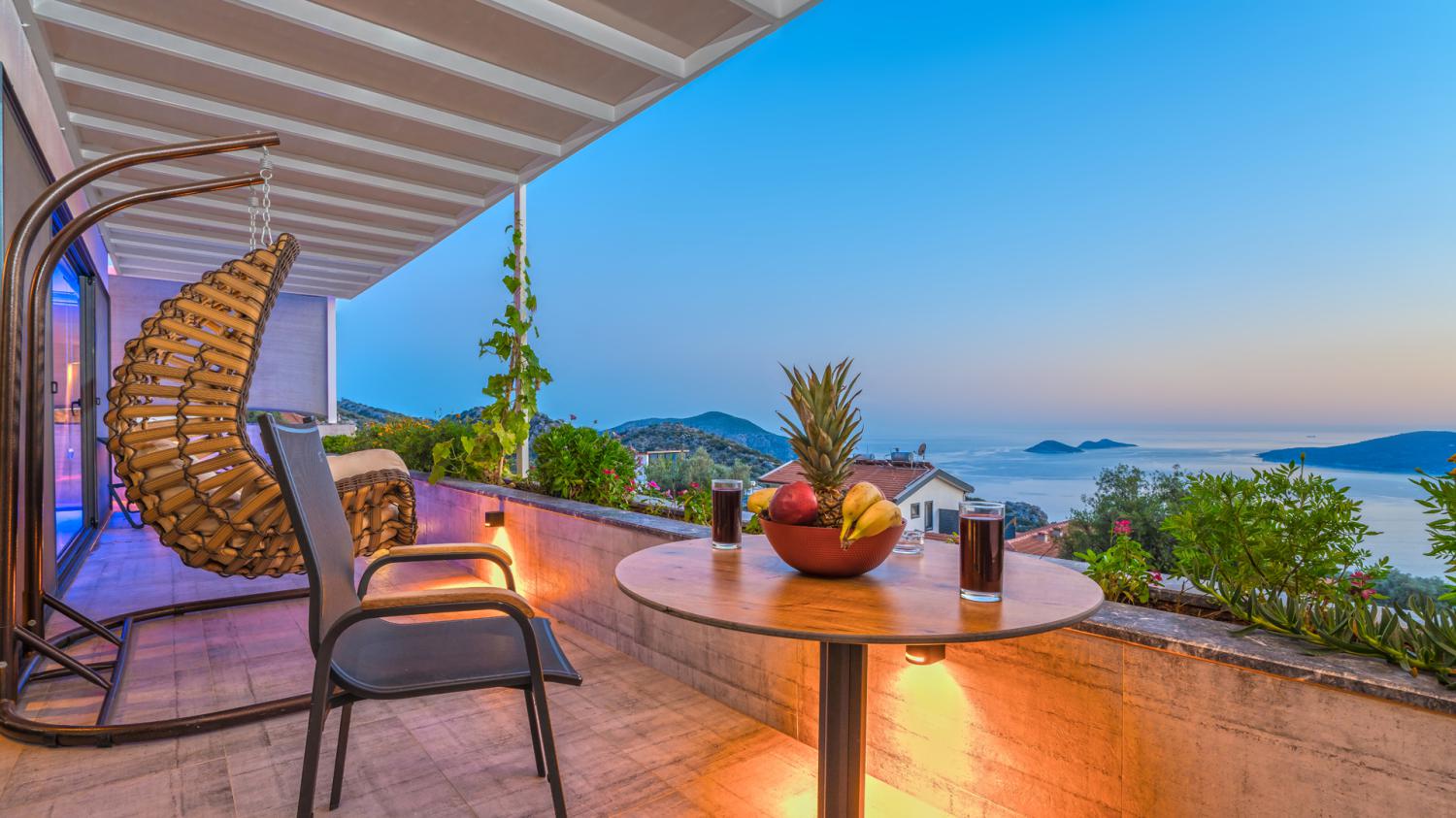 Villa Vinkam, Kalkan'da (2) Kişilik Deniz Manzaralı Kiralık Balayı Villası 