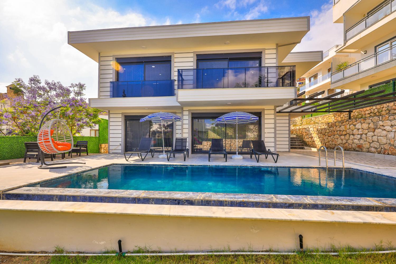 Villa White Day 1, Kalkan Akbel bölgesinde (4) Kişilik Merkeze Yakın Kiralık Balayı Villası