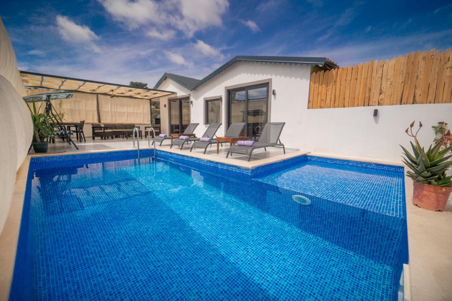 Villa White House Patara; Kalkan Patara' da 2 yatak odalı 4 kişilik kiralık villa