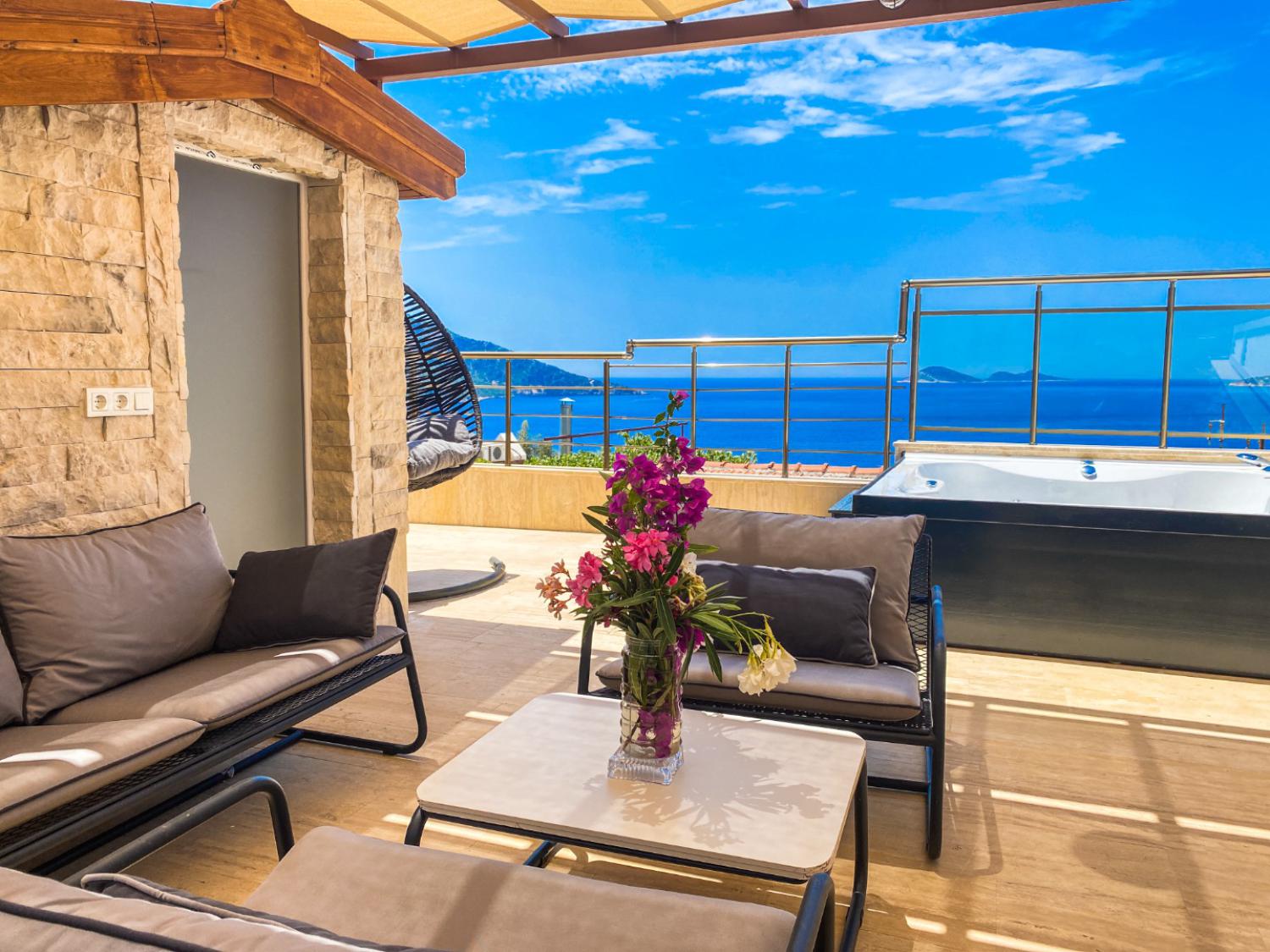 Villa Wishes, Kalkan'da (8) Kişilik Deniz Manzaralı Kiralık Villa