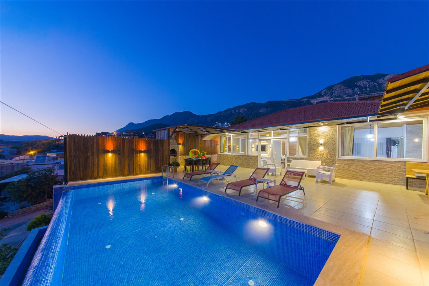 Villa Yaz 1 (4) Kişilik Muhafazakar Kiralık Aile ve Balayı Villası
